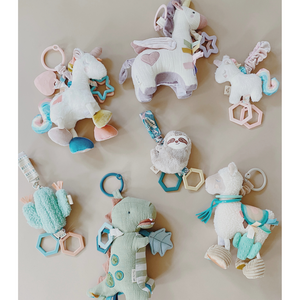 Ritzy Jingle™ Unicorn Attachable Travel Toy
