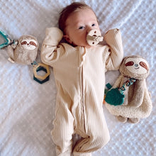 Load image into Gallery viewer, Ritzy Jingle™ Sloth Attachable Travel Toy