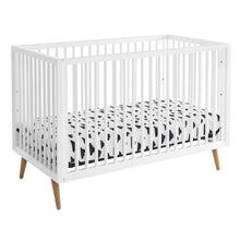 Load image into Gallery viewer, Roscoe 3-in-1 Convertible Crib